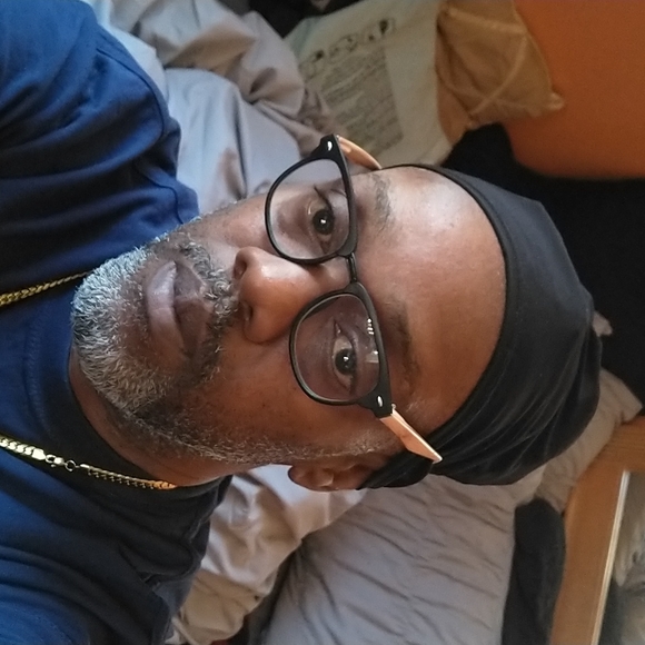 Meet your Posher, Edwin - Picture 2 of 2